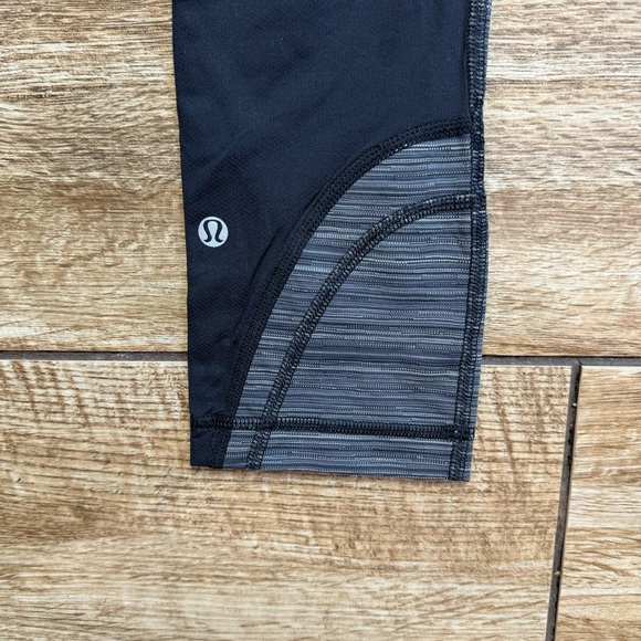 Lululemon Run Inspire Crop II Mesh Cyber Stripe Deep Coal Black Mesh Size 4 - Picture 13 of 15